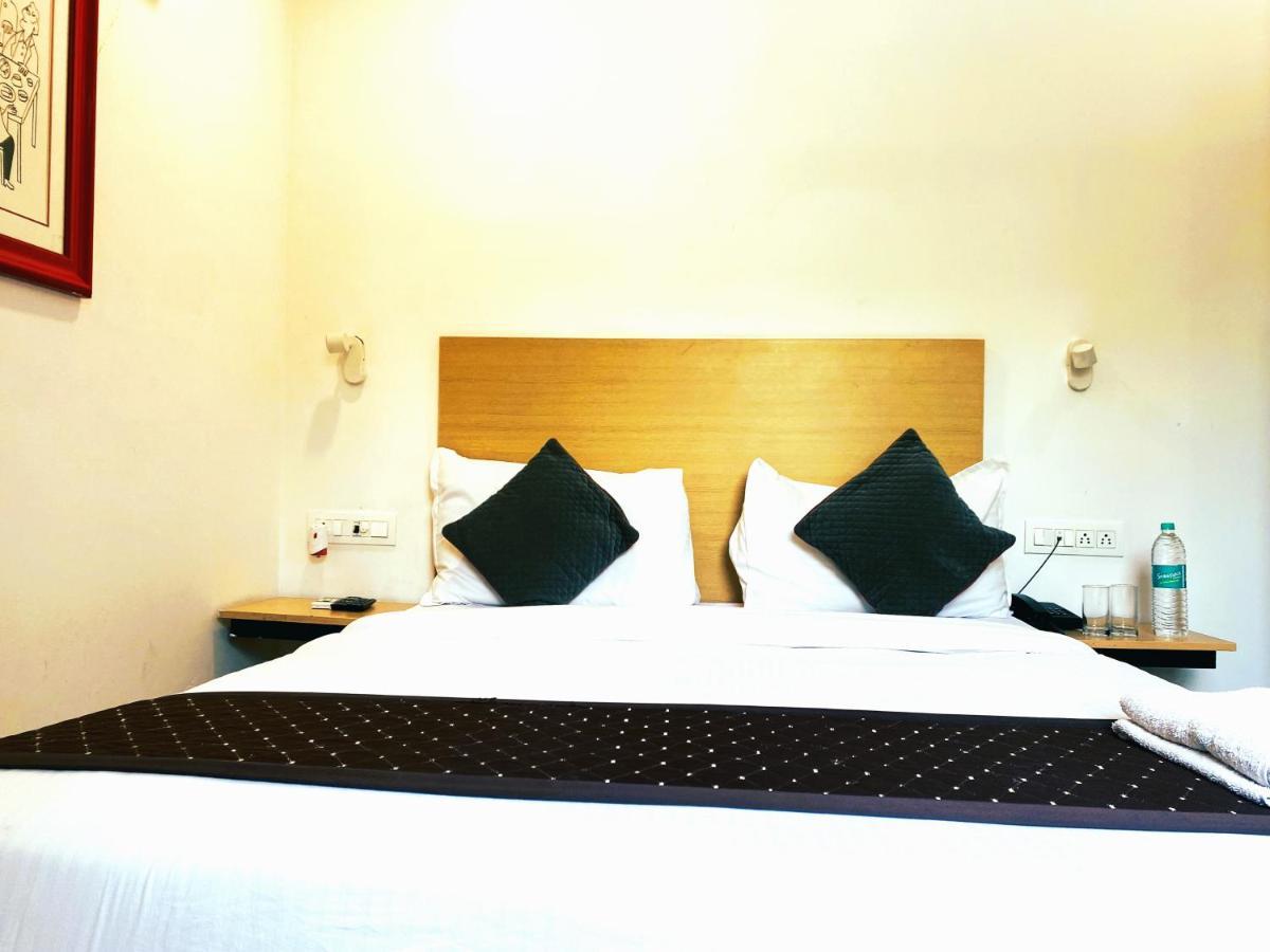 Qotel Hotel Ip Residency East Delhi Preet Vihar New Delhi Exterior photo