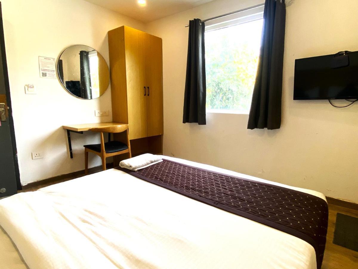 Qotel Hotel Ip Residency East Delhi Preet Vihar New Delhi Exterior photo